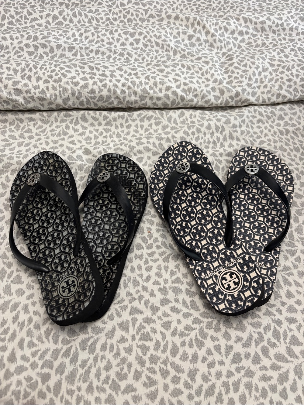 Tory Burch Black and Cream Patterned Logo Flip Flops